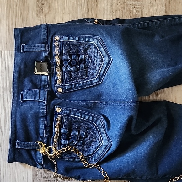 NYE Butt Lifter Jeans - Picture 9 of 10